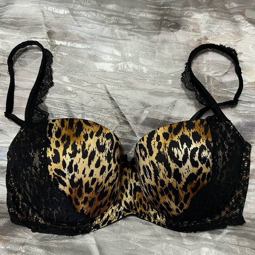Victoria’s Secret 34D Balconet Bra